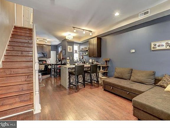 5th image of 2524 S American St