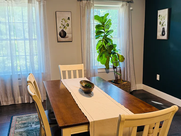 Comfortable dining room