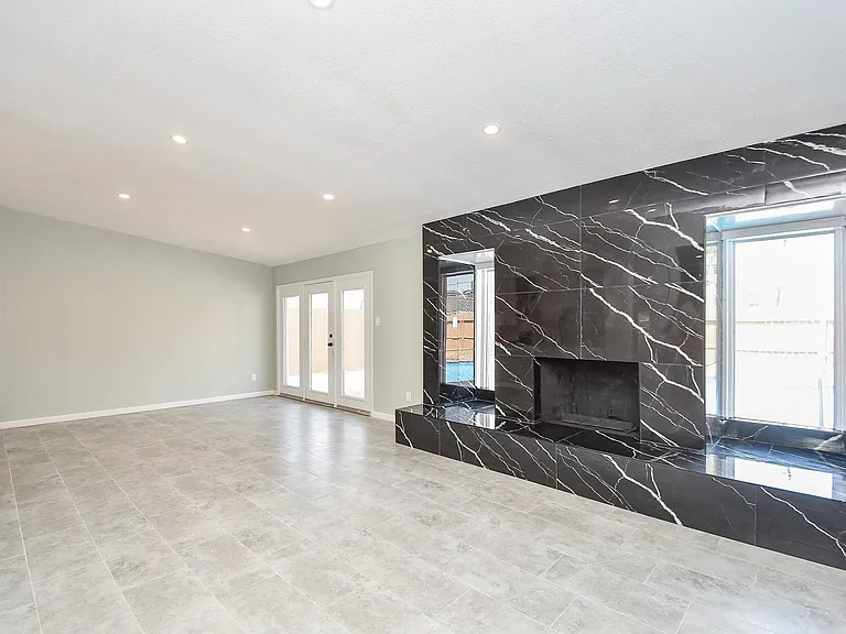 5850 Duxbury St — Photo 10