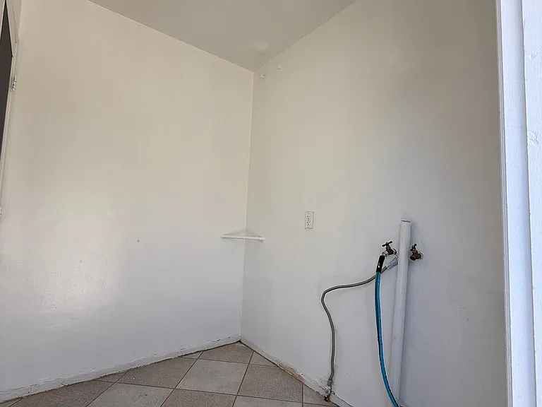 8669 Cypress Ave — Photo 14