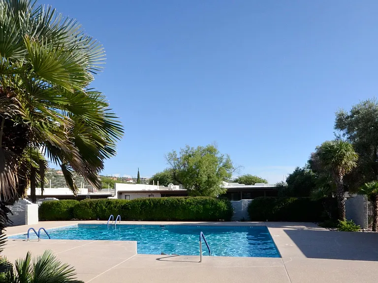Community Pool and Spa