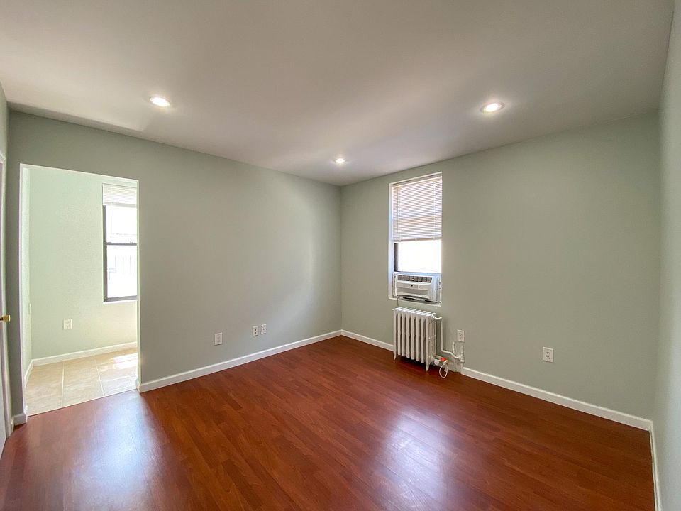 Bedroom #1