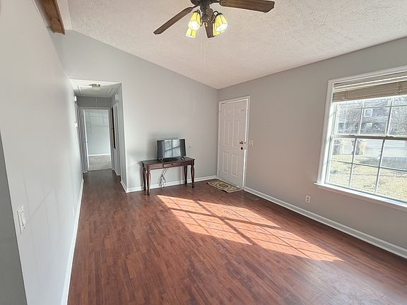 2nd image of 1124 Bluewillow Ct