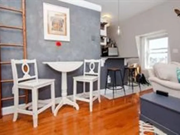 539 E 4th St #2, South Boston, MA 02127