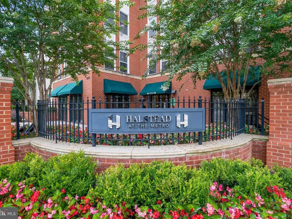 2655 Prosperity Ave APT 328, Fairfax, VA 22031