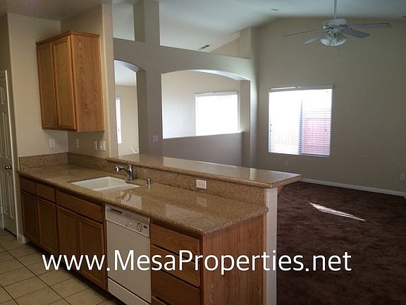 4th image of 15954 Oak Ct