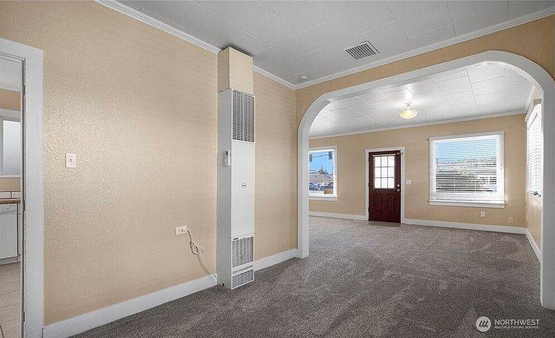 4th image of 621 W Market Street