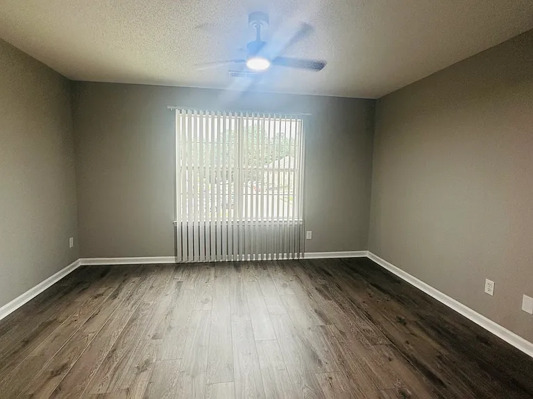 7302 Wagon Wheel Ct — Photo 13