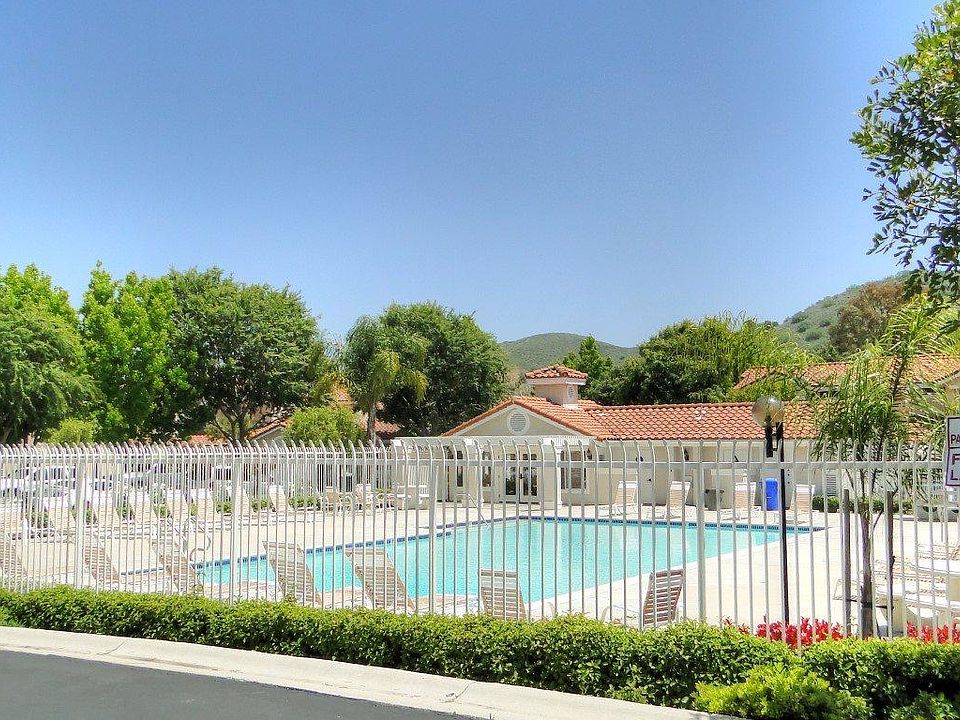 2nd image of 4870 Santo Dr