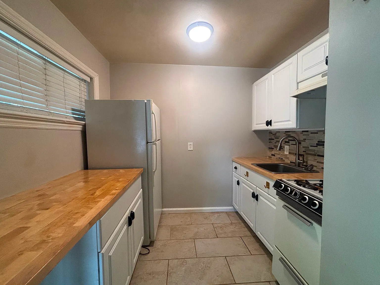 2 bed, 600 sqft, $1,650 — Photo 4