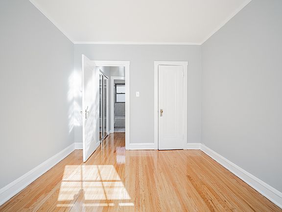 5th image of 3431 N Marshfield Ave #W2