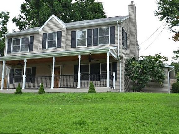 3rd image of 2125 Boxwood Dr
