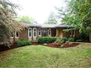 5332 Riverview Dr, Lisle, IL