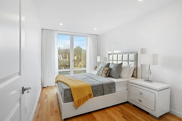 Sold by E Realty International Corp | media 11