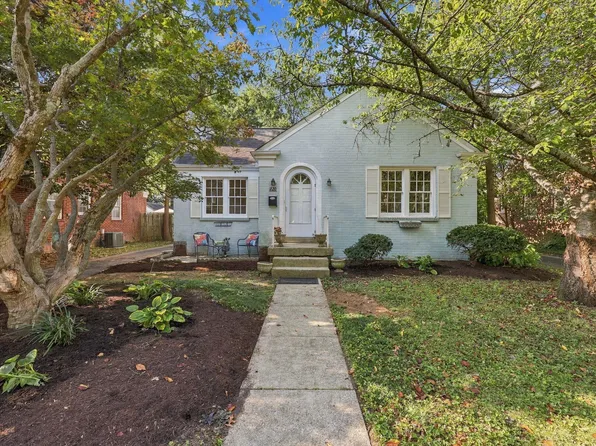 220 Barberry Ln, Lexington, KY 40503