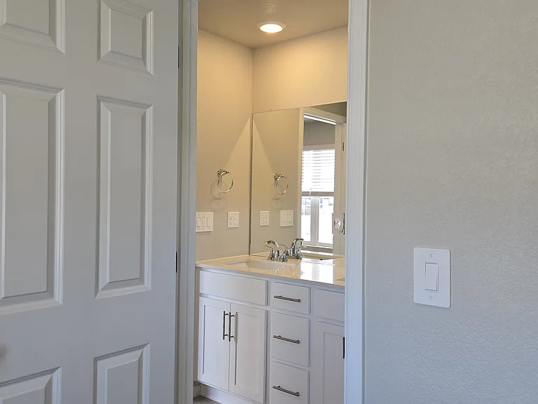 22465 E 7th Pl — Photo 36