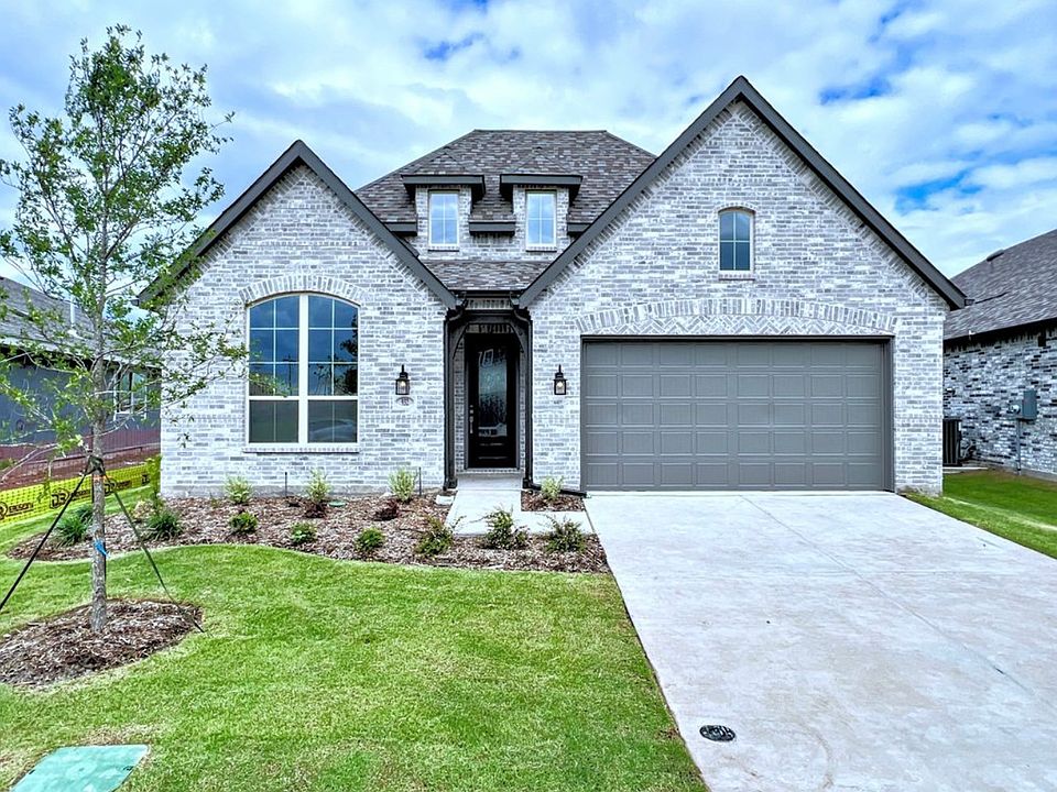 1st image of 932 Highberry Dr