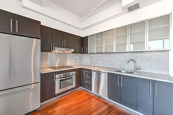 Rented by REAL New York | media 11