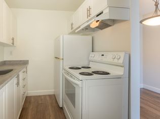 Kingsway Apartments, Sarnia, ON N7T 6T6