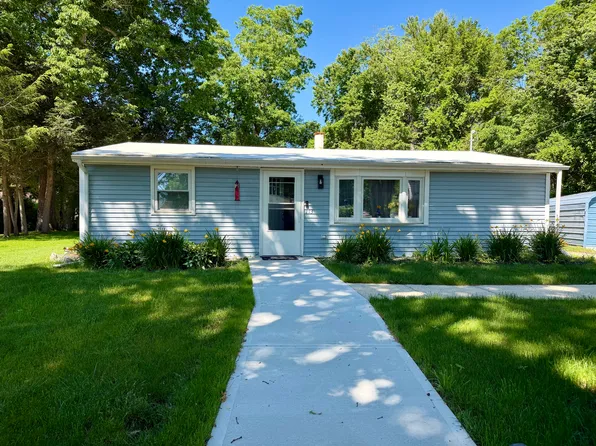 113 Paula Cir #1, East Brookfield, MA 01515