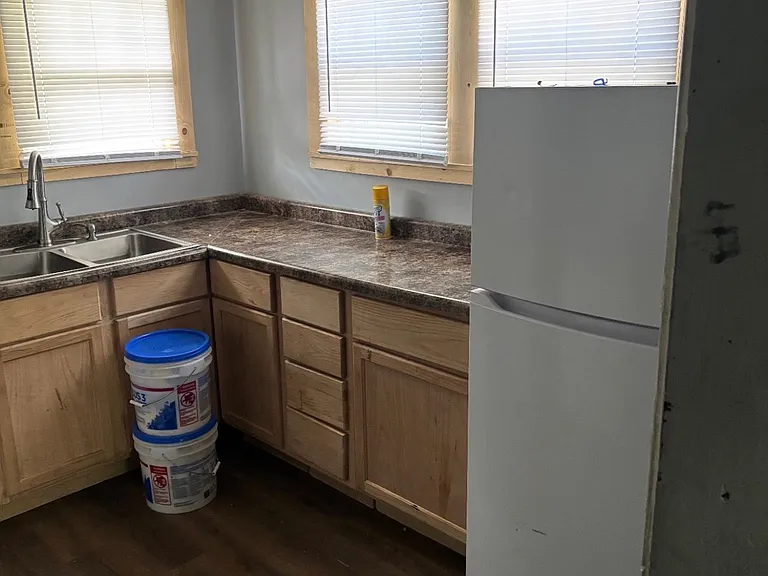 1365 E Walnut St — Photo 3