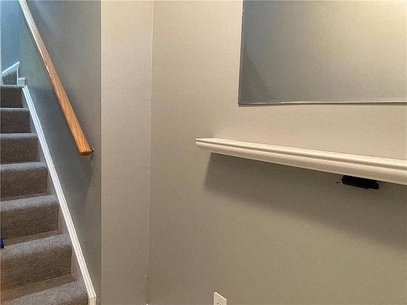 2nd image of 3033 Ironwood Cir