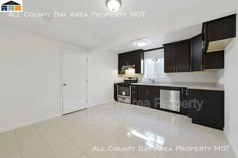 2 bed, $2,395 — Photo 4