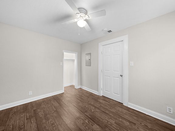 4th image of 3720 Sockwell Blvd #10
