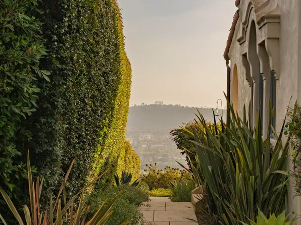 11 Pueblo Vista Rd, Santa Barbara, CA 93103