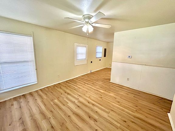 4th image of 2433 Shepherd Dr NW