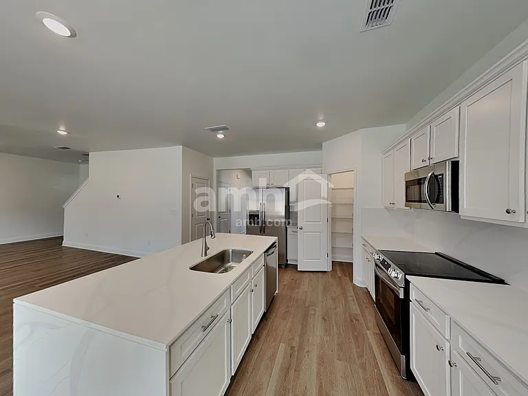 945 Carnelian Ln — Photo 3