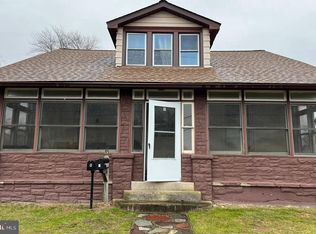 911 Laurel Rd, Lindenwold, NJ 08021