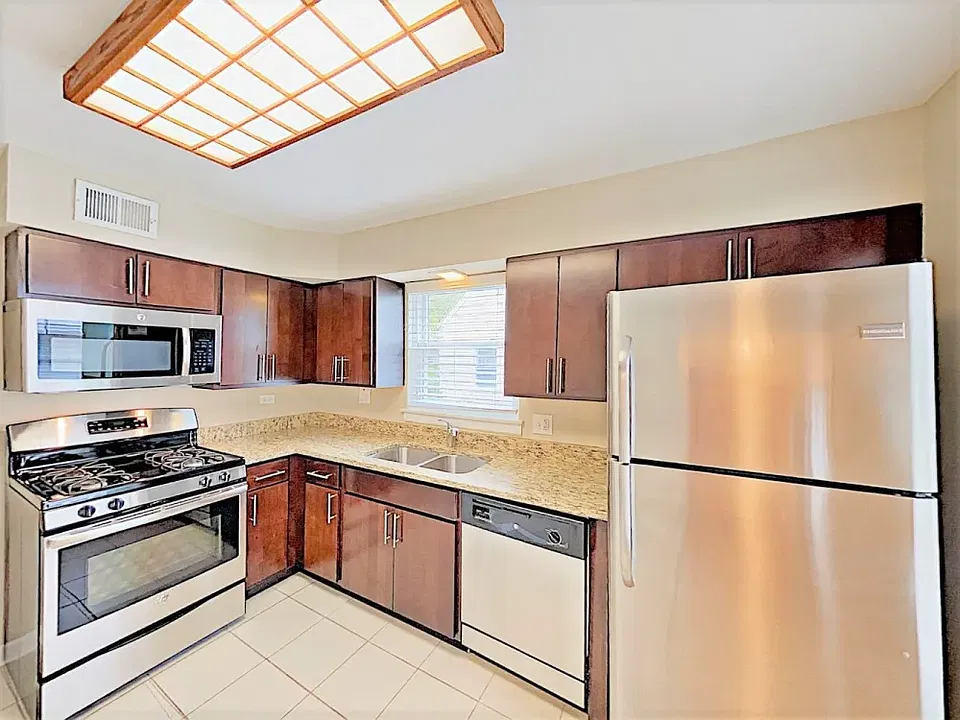 730 S Highland Ave