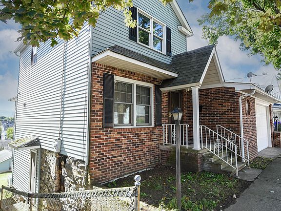 2nd image of 301 E Grove St
