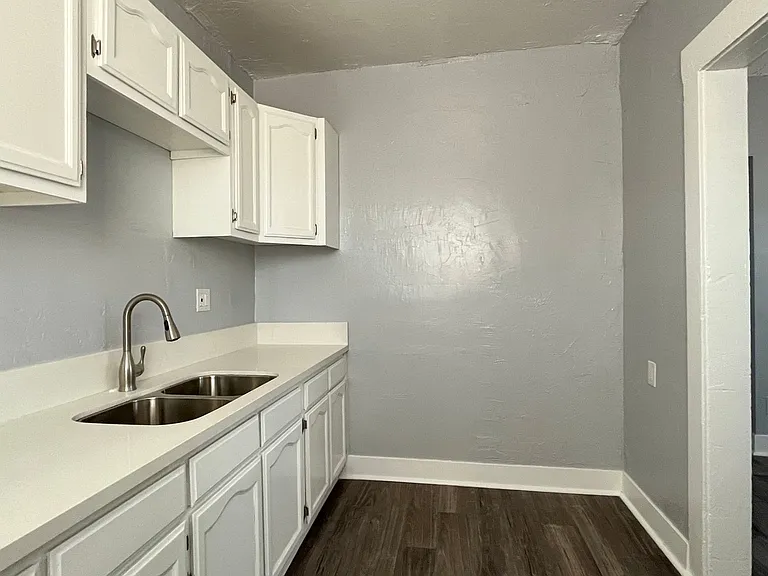 131 N Alvarado St — Photo 9