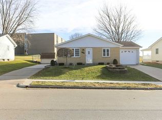 2188 Key Way Dr, Dubuque, IA 52002