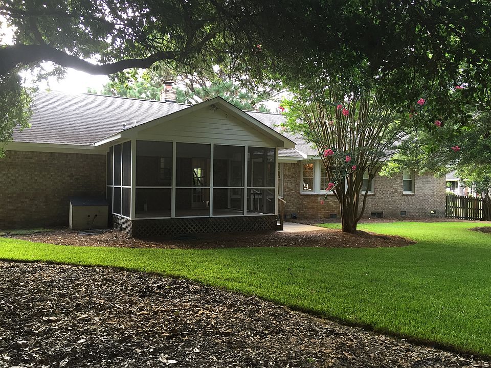 2nd image of 660 Sloan Dr