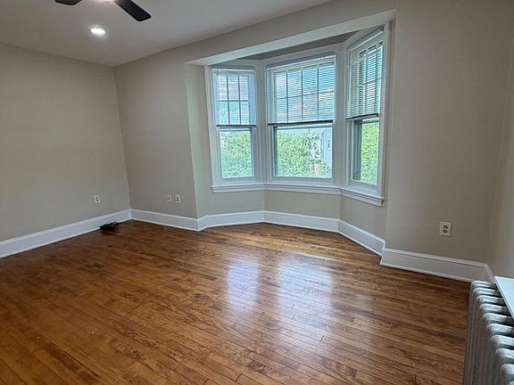 5th image of 107 E Ridley Ave APT D