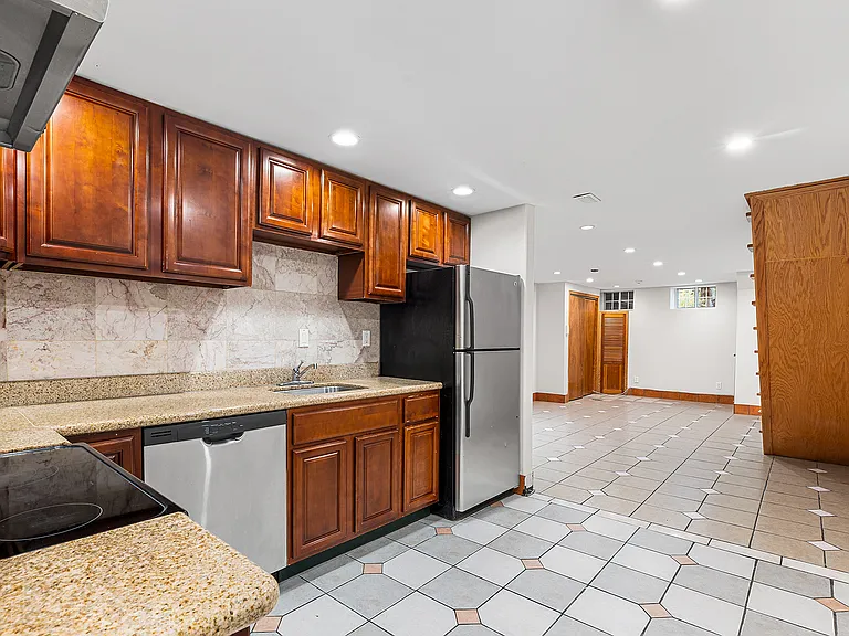 Kitchen/Dining Area