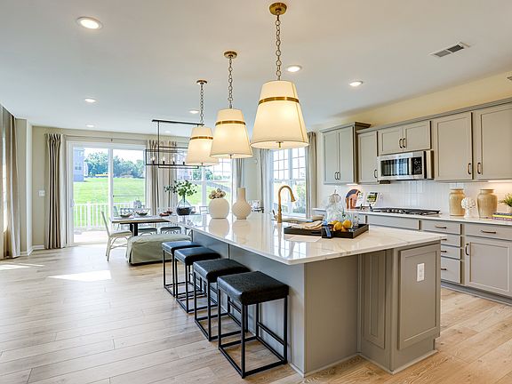 Breakfast bar in kitchen