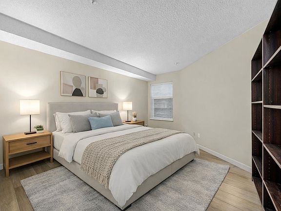 4th image of 1924 Comox St #101