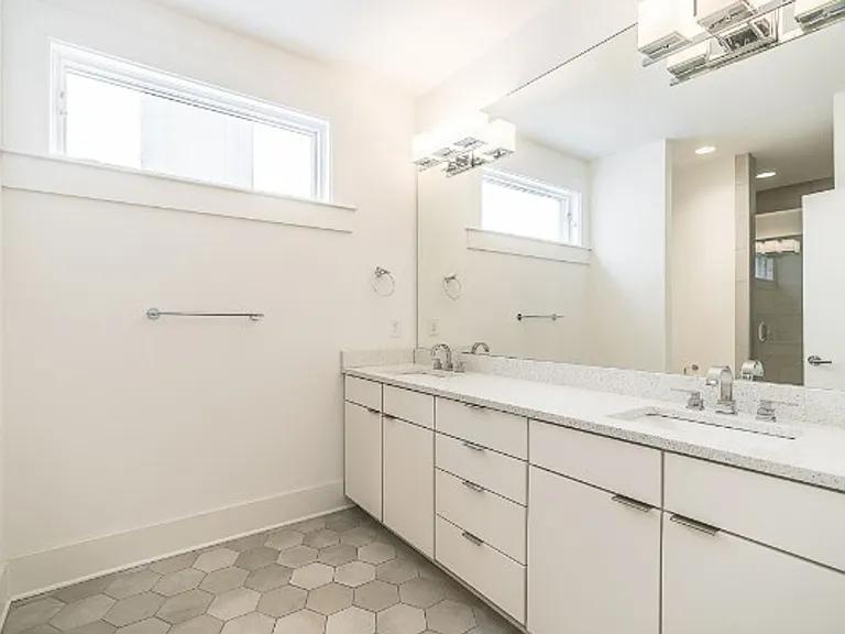 323 Garfield St — Photo 23