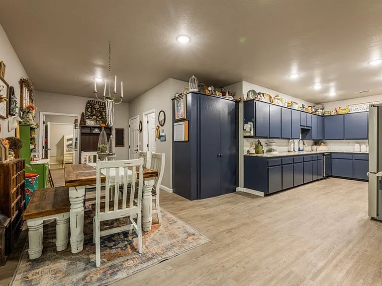 13582 S Highway 170 — Photo 11