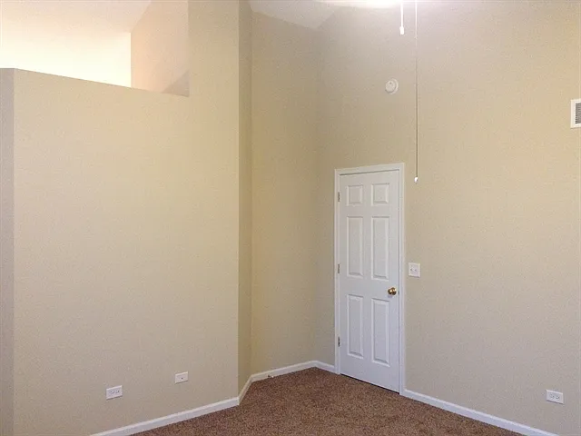 16458 Coventry Ln — Photo 10