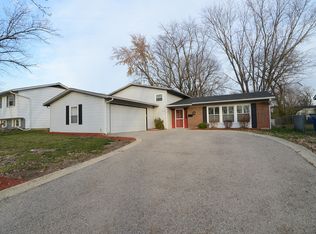 7985 Berkshire Dr, Hanover Park, IL 60133