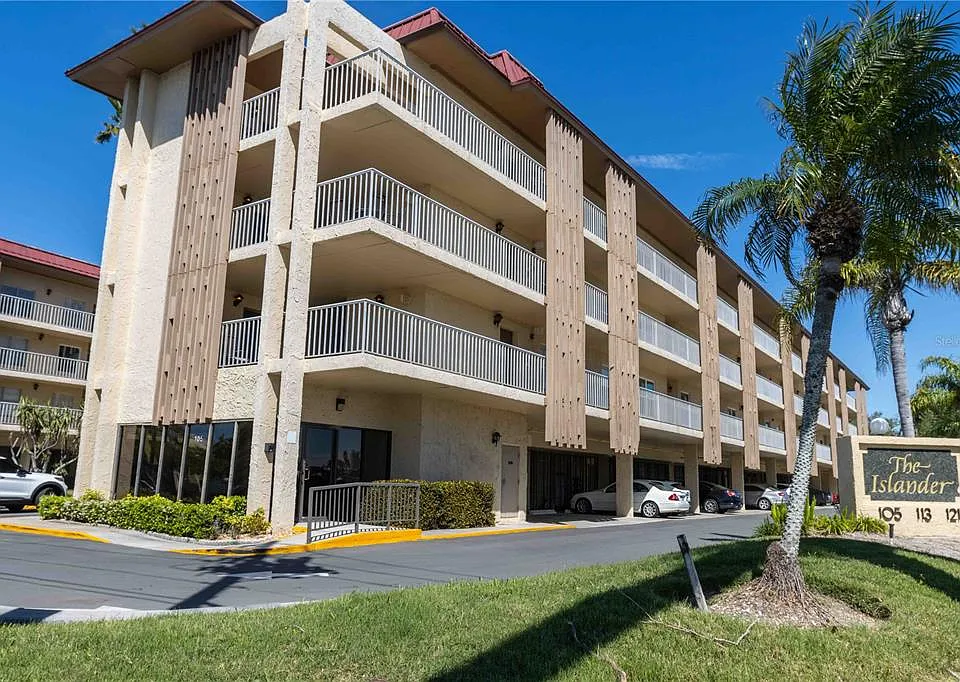 105 Island Way #142