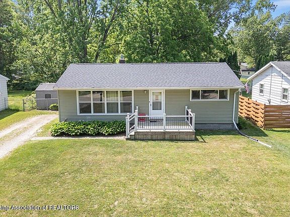 3rd image of 901 Brad St