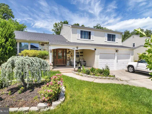 18 Lakeview Dr, Cherry Hill, NJ 08003