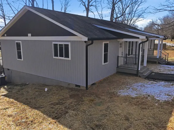 14 Old Starnes Cove Rd, Asheville, NC 28806