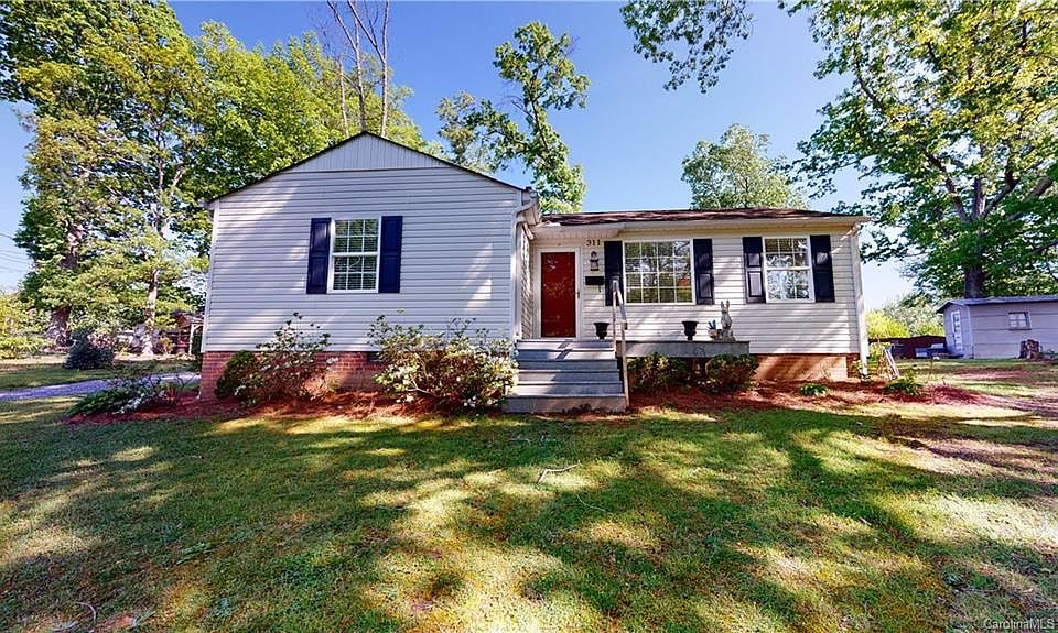 1st image of 311 Eastwood Dr #3